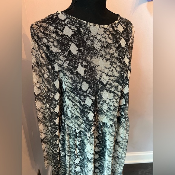WAYF Snakeskin Print Sheer Longsleeve Dress with Tank Underlay Women’s Small NWT - Picture 2 of 5